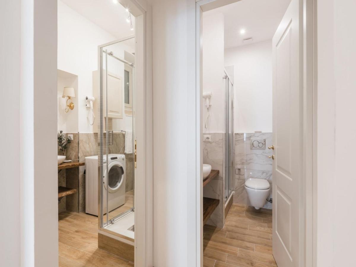 The Best Rent - Spacious Three-Bedroom Apartment Near The Colosseum Рим Экстерьер фото