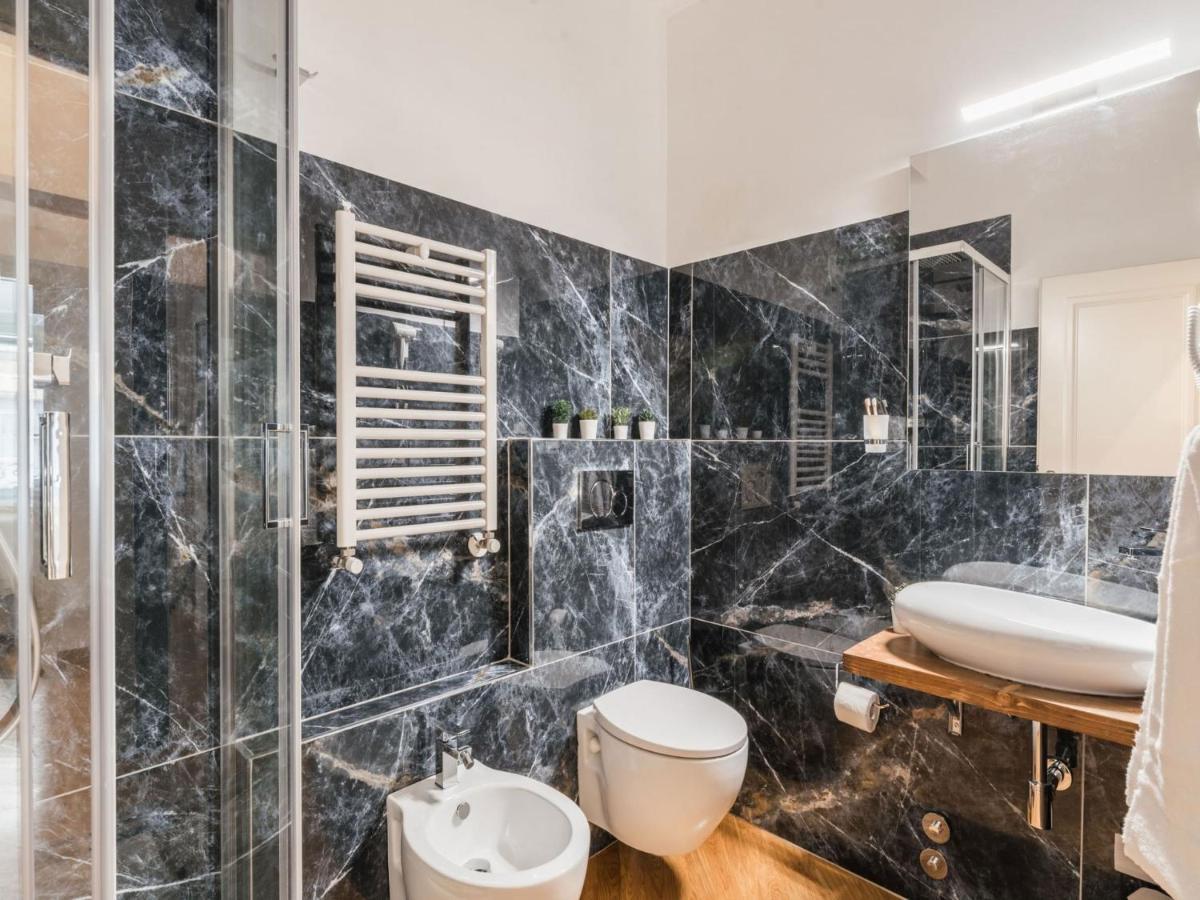 The Best Rent - Spacious Three-Bedroom Apartment Near The Colosseum Рим Экстерьер фото