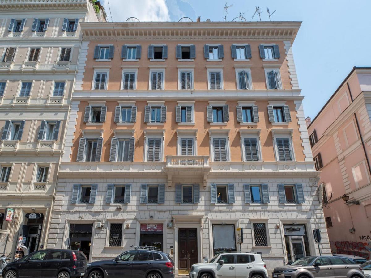 The Best Rent - Spacious Three-Bedroom Apartment Near The Colosseum Рим Экстерьер фото